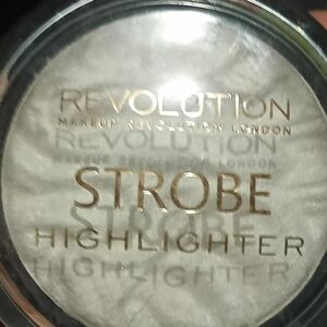 Revolution Strobe Highlighter - Radiant Silver